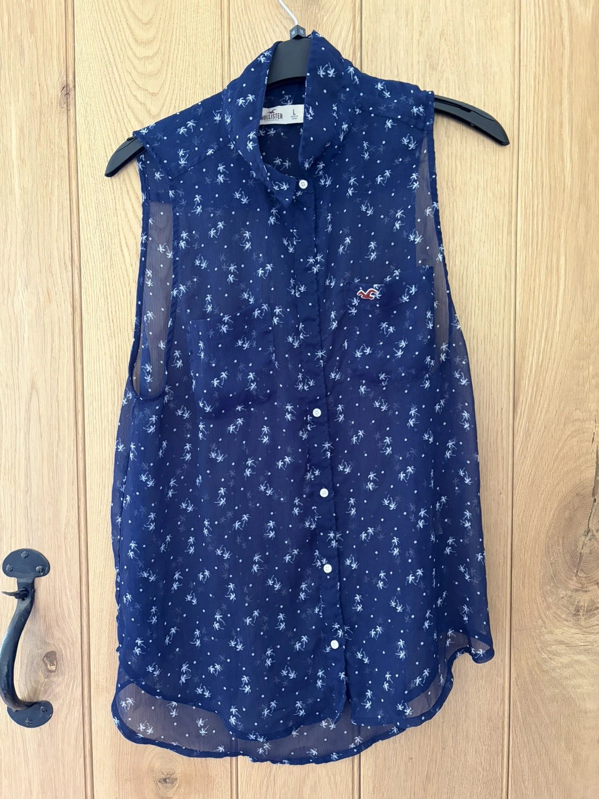 Hollister Sleeveless Shirt Size L